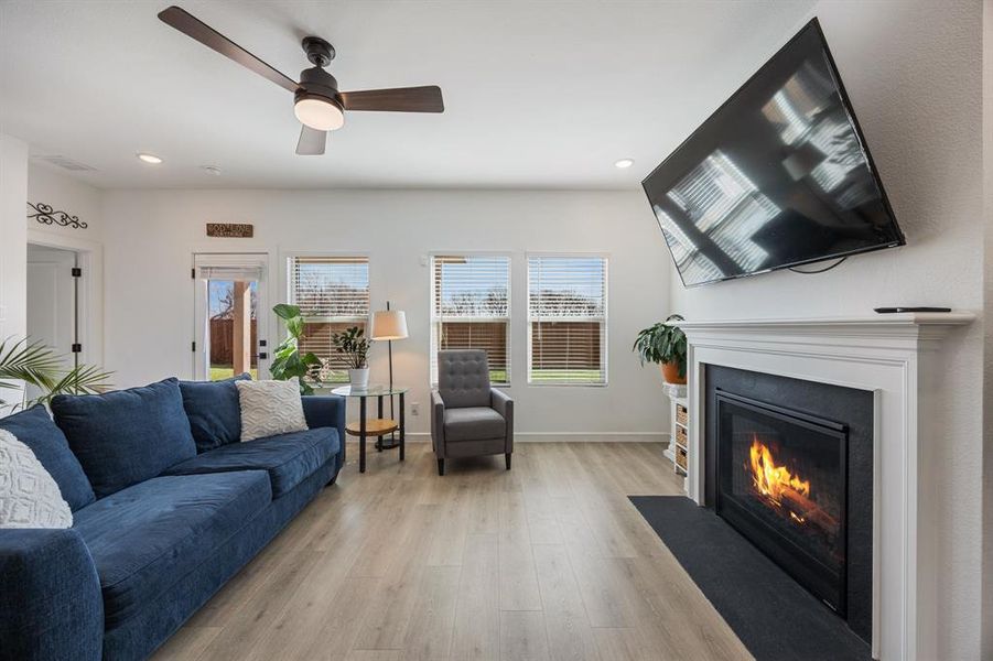 Furnished interior view inside a new home in Rolling Ridge, Van Alstyne (Image 19).