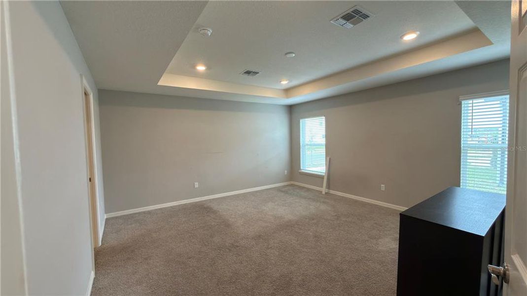 Spacious, unfurnished interior of a new home in , St. Cloud (Image 22).