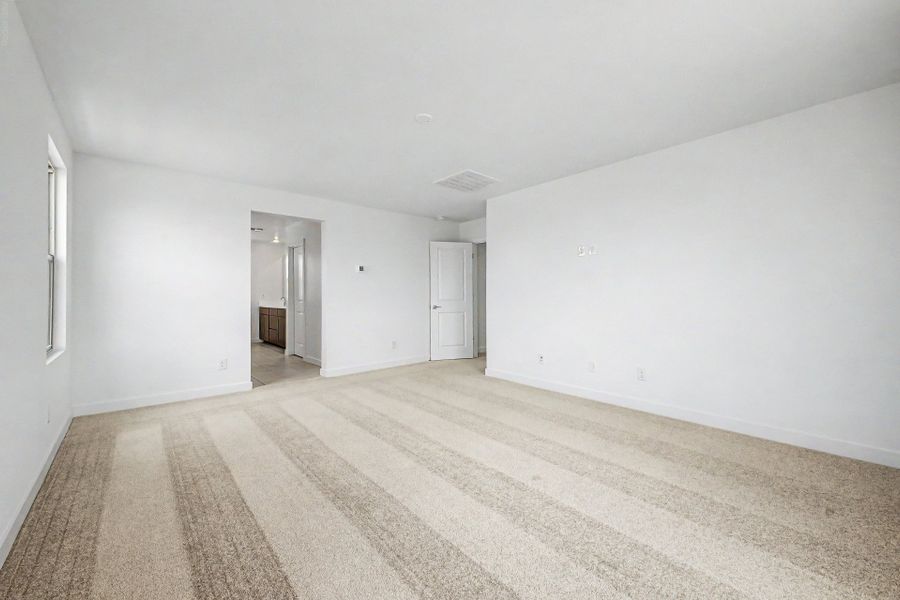 Spacious, unfurnished interior of a new home in Bentridge, Buckeye (Image 10).