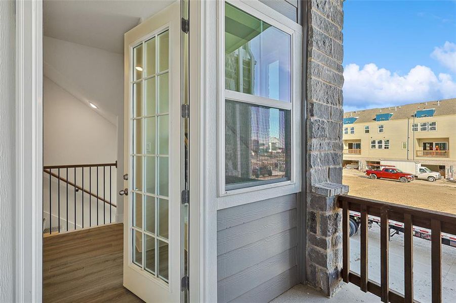 Exterior details and patio area of a home in Collin Creek, Plano (Image 3).