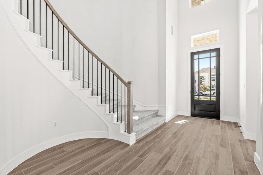 Spacious, unfurnished interior of a new home in Santa Rita Ranch, Liberty Hill (Image 18).