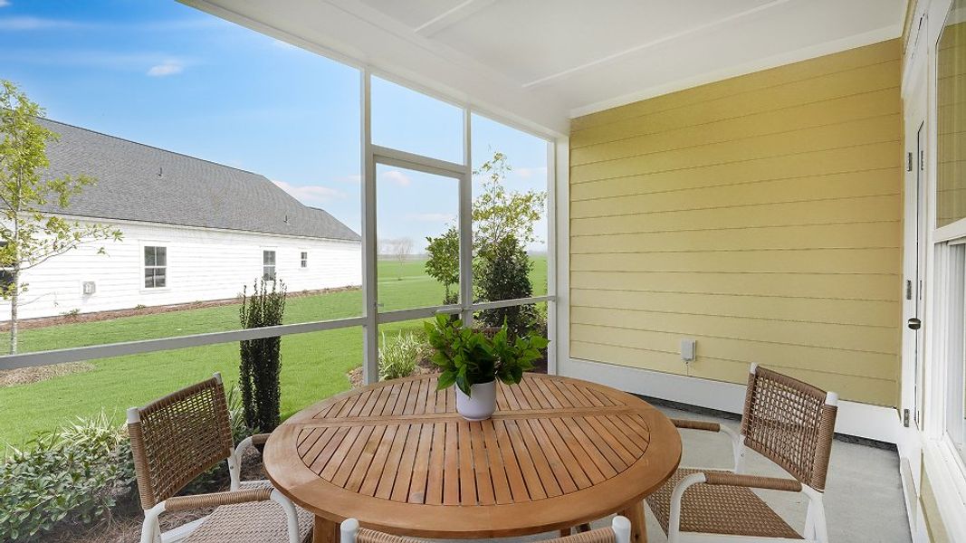 1429 Drake Screened Porch 1of2 F1 Base2