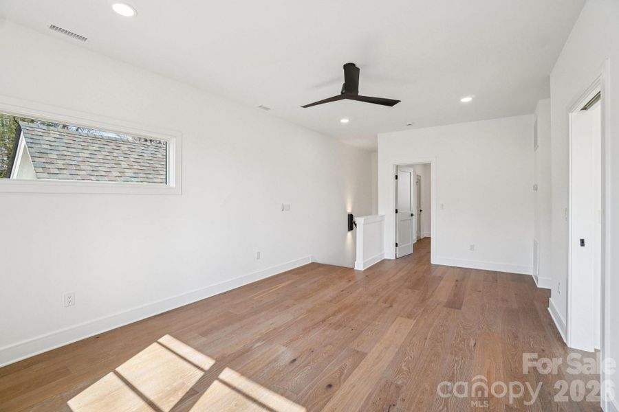 Spacious, unfurnished interior of a new home in , Brevard (Image 21).