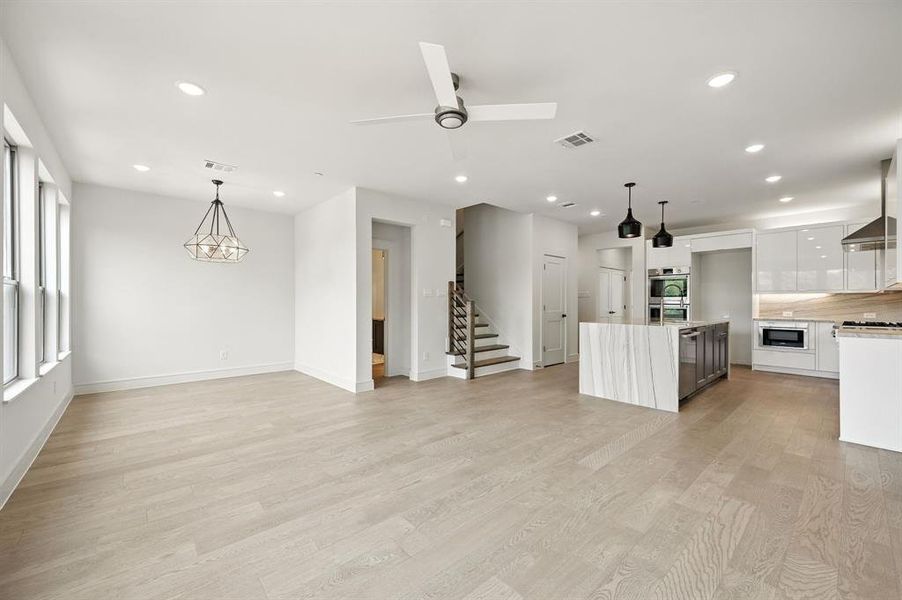 Featuring a grand open and flowing floor plan, our Palmer plan is an entertainer's dream home! Featuring a grand open and flowing floor plan, our Palmer plan is an entertainer's dream home!