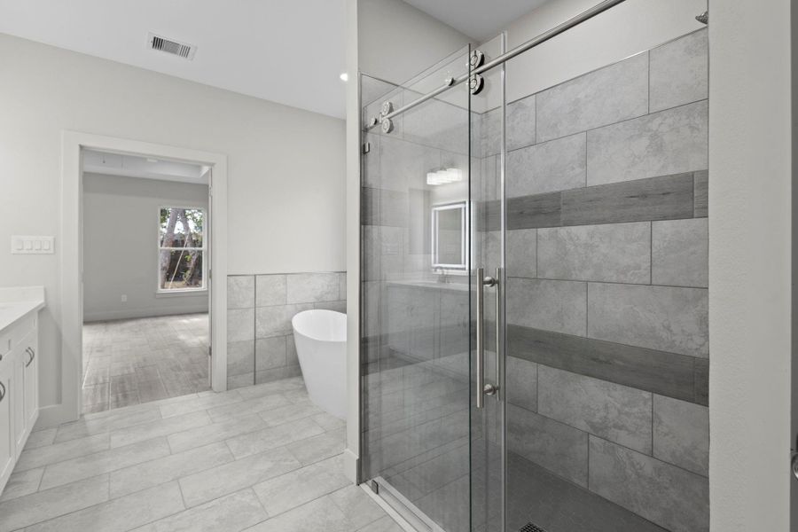 Furnished interior view inside a new home in , Nederland (Image 9).