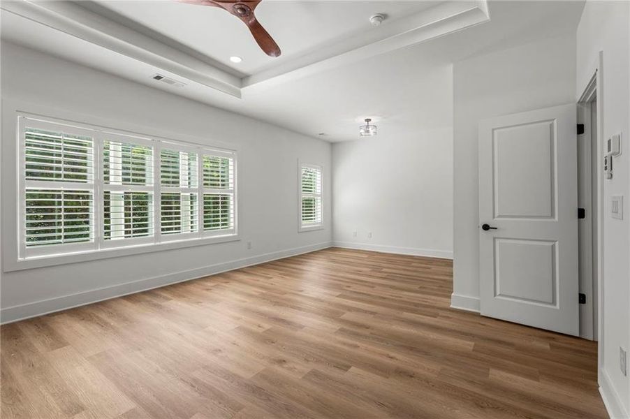 Spacious, unfurnished interior of a new home in , Stockbridge (Image 41).