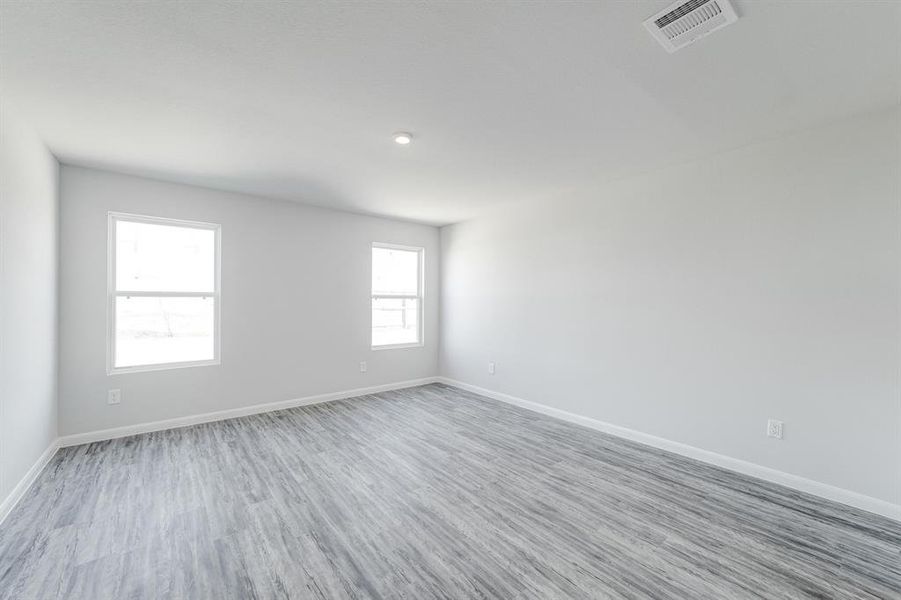 Spacious, unfurnished interior of a new home in Villages of Mayfield, Cleburne (Image 18).