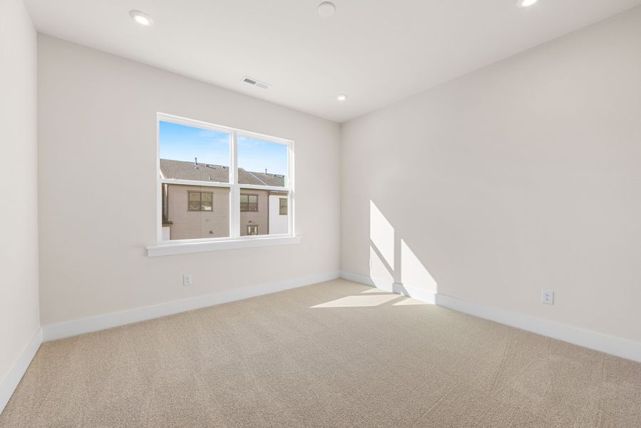 Spacious, unfurnished interior of a new home in Seven Oaks, Belmont (Image 41).
