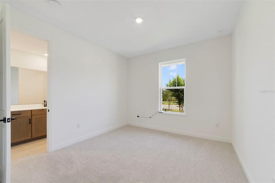 Spacious, unfurnished interior of a new home in Acuera Estates, Apopka (Image 17).