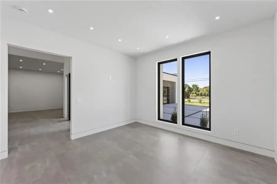 Spacious, unfurnished interior of a new home in , Smyrna (Image 24).
