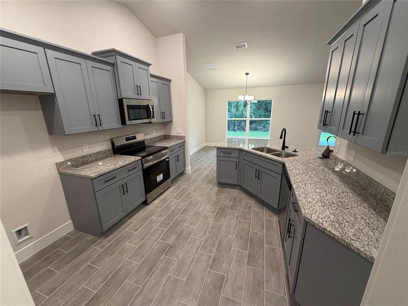 Furnished interior view inside a new home in Port Charlotte, Port Charlotte (Image 5).