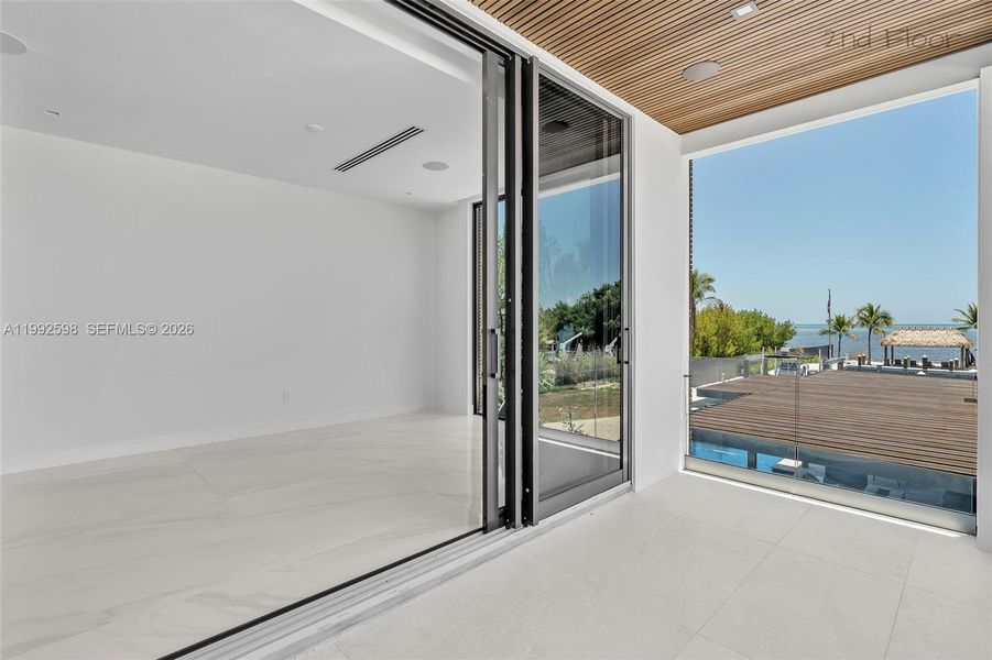 Image 76 of a home in .