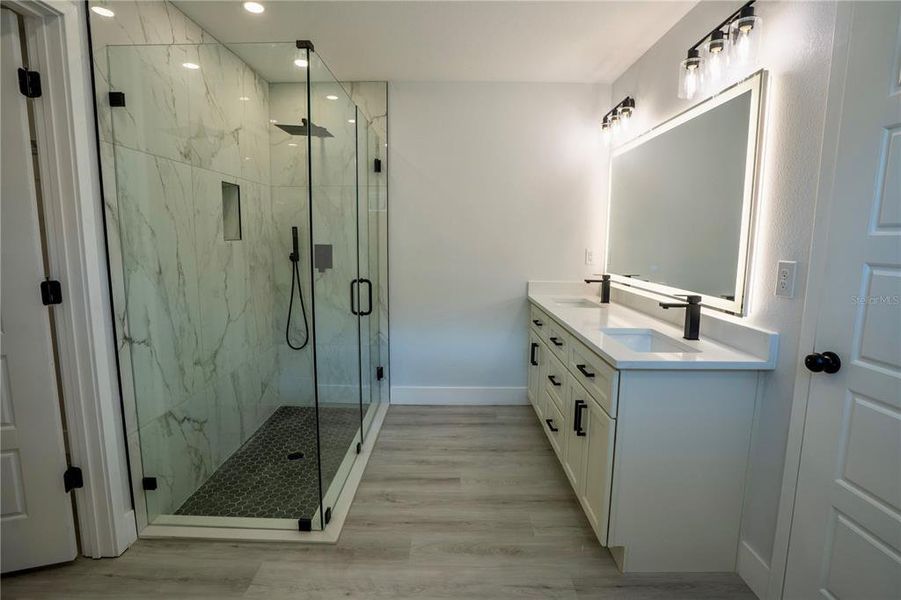 Furnished interior view inside a new home in , Dunnellon (Image 3).