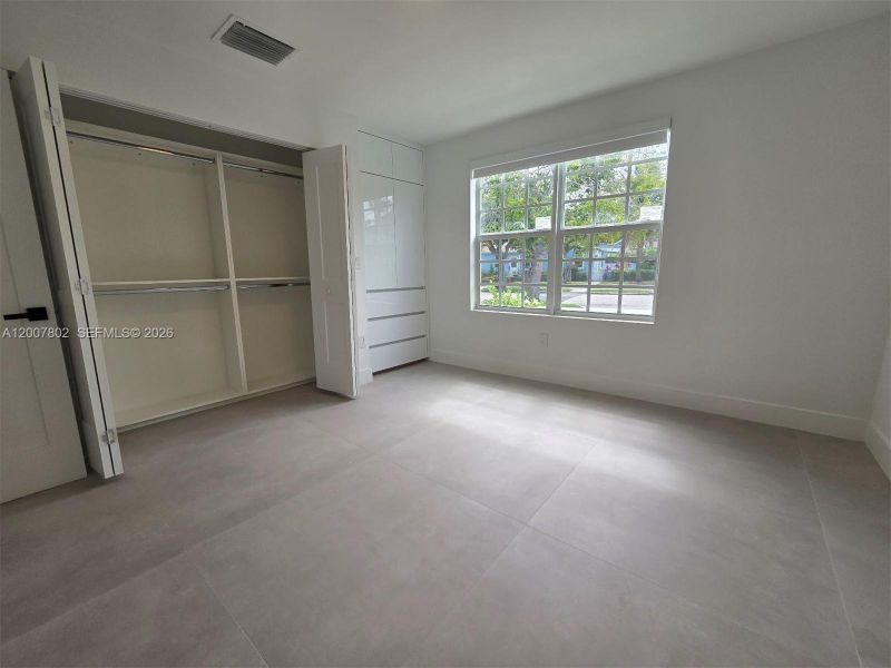 Spacious, unfurnished interior of a new home in , West Palm Beach (Image 26).