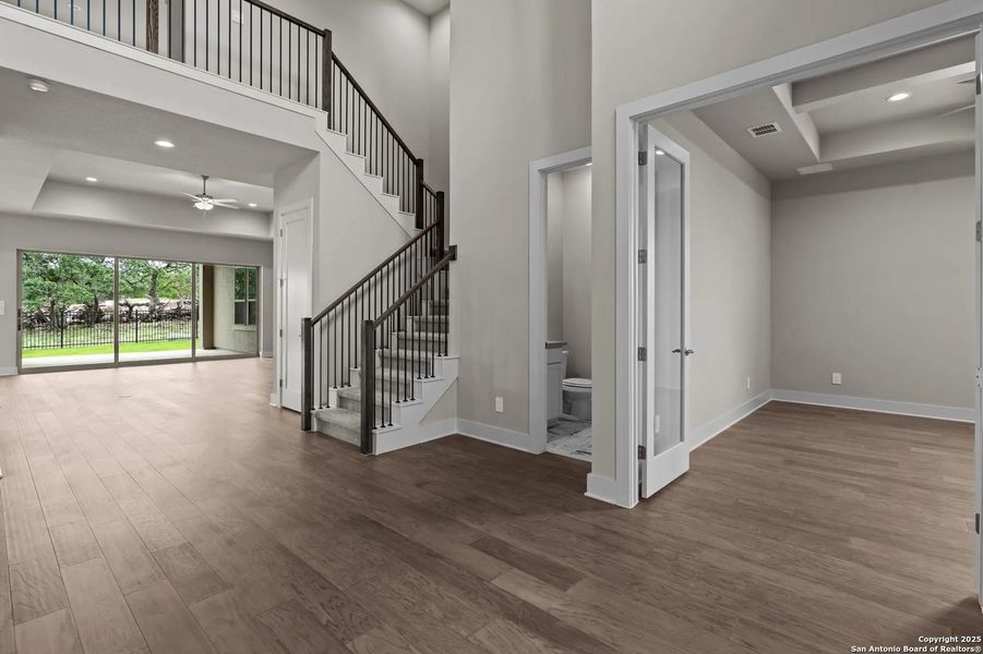 Spacious, unfurnished interior of a new home in Esperanza - 80' & 90', Boerne (Image 20). Spacious, unfurnished interior of a new home in Esperanza - 80' & 90', Boerne (Image 20).