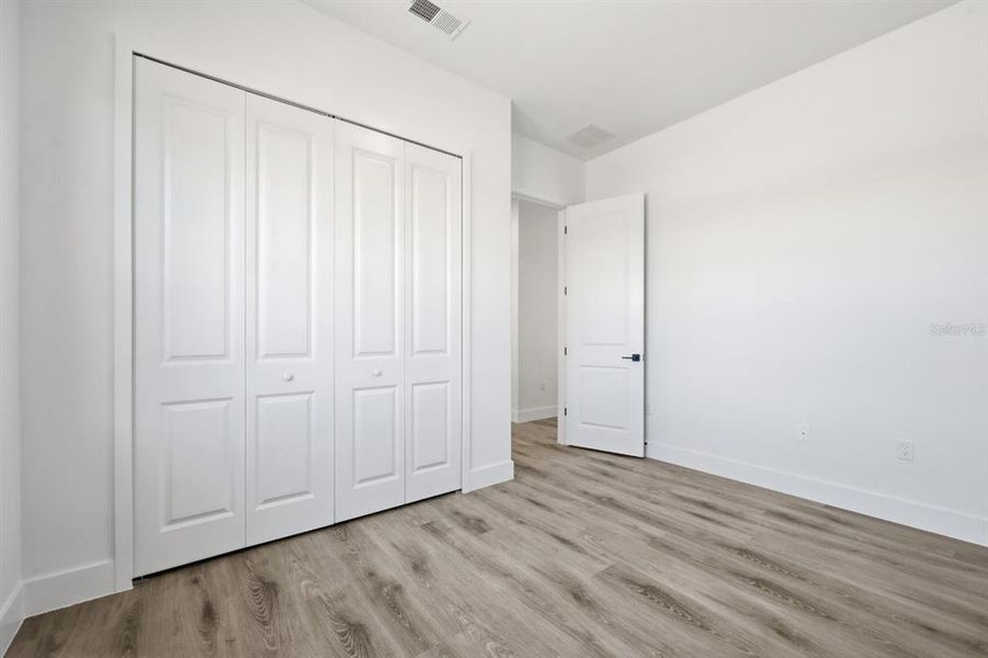 Spacious, unfurnished interior of a new home in , Ocala (Image 23).