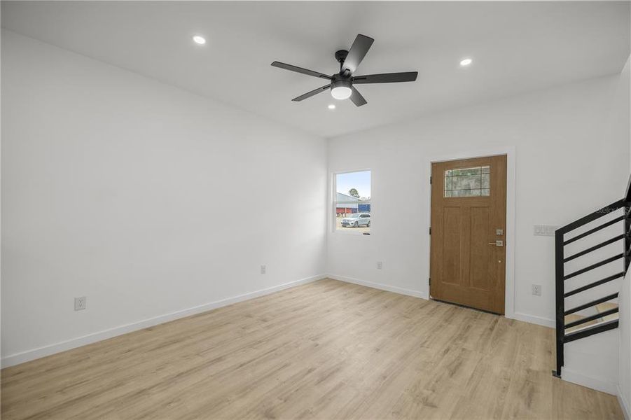 Spacious, unfurnished interior of a new home in , Williston (Image 13).