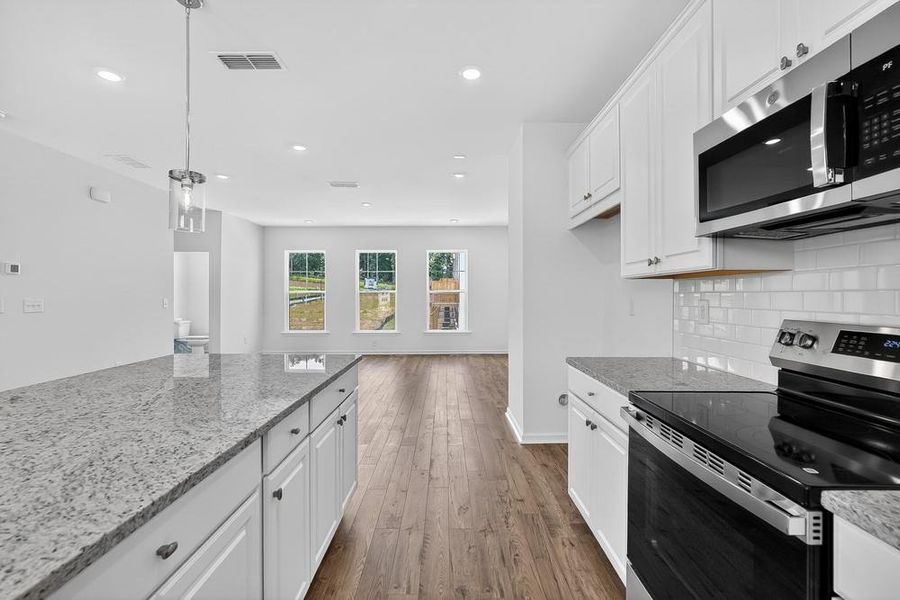 Furnished interior view inside a new home in Rosewood Farm, Lawrenceville (Image 10).