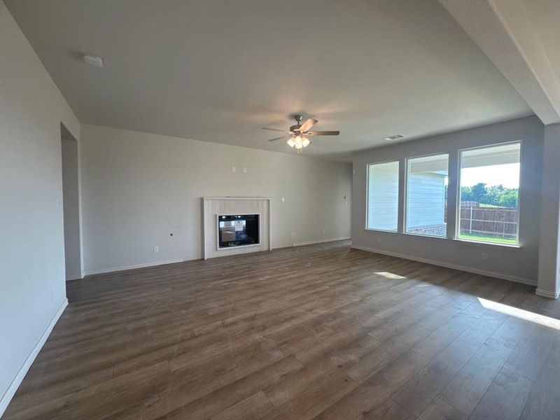 Spacious, unfurnished interior of a new home in Cedar Ridge Estates, Anna (Image 12).