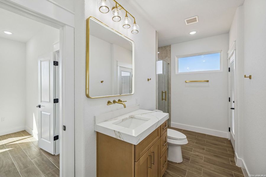 Furnished interior view inside a new home in , Floresville (Image 17).