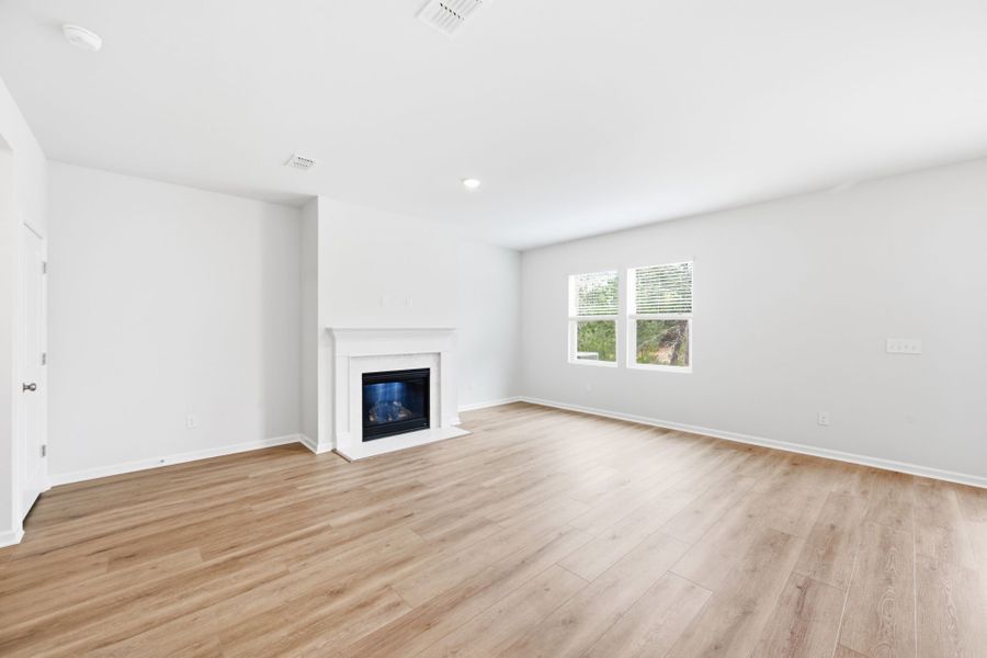 Spacious, unfurnished interior of a new home in Grand Arbor, Blythewood (Image 13).