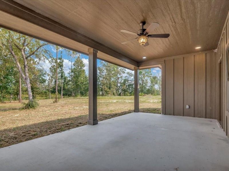 Exterior details and patio area of a home in , Diboll (Image 29).