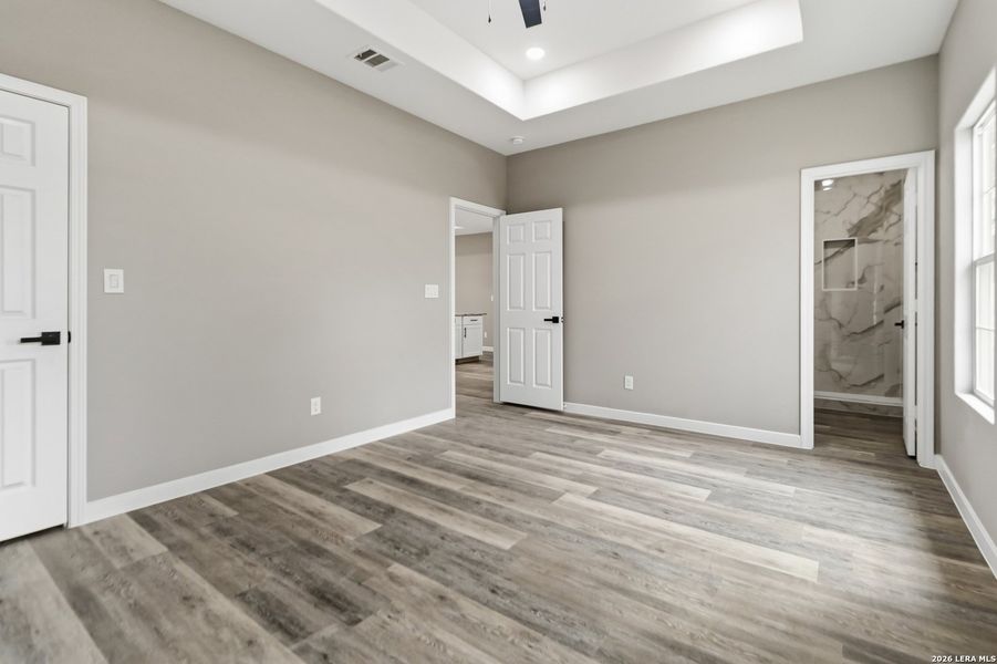 Spacious, unfurnished interior of a new home in , San Antonio (Image 25).