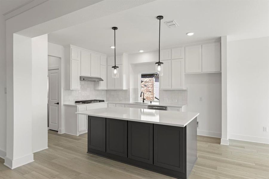 9_10. 953 Gold Finch - Kitchen (2)