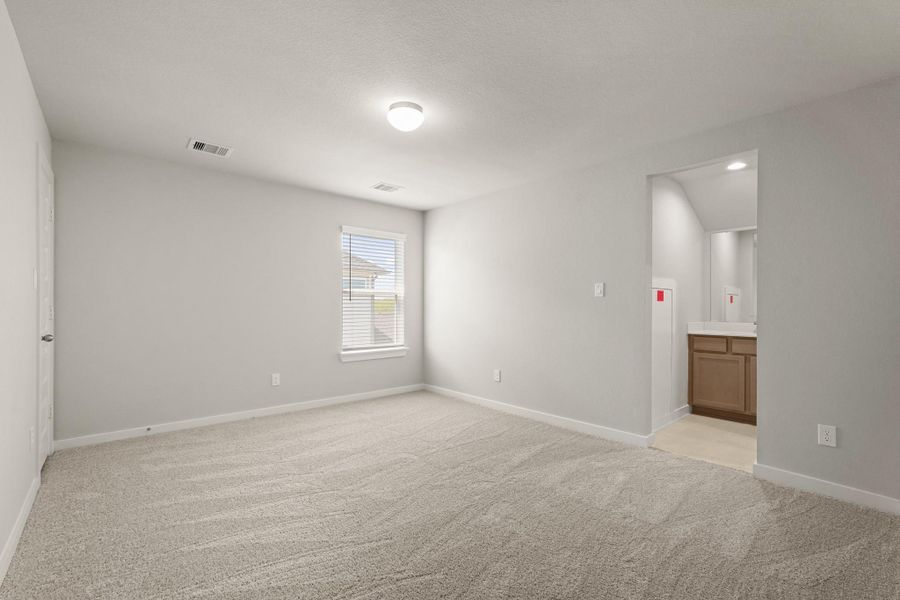 Spacious, unfurnished interior of a new home in Briarwood Crossing, Rosenberg (Image 13). Spacious, unfurnished interior of a new home in Briarwood Crossing, Rosenberg (Image 13).
