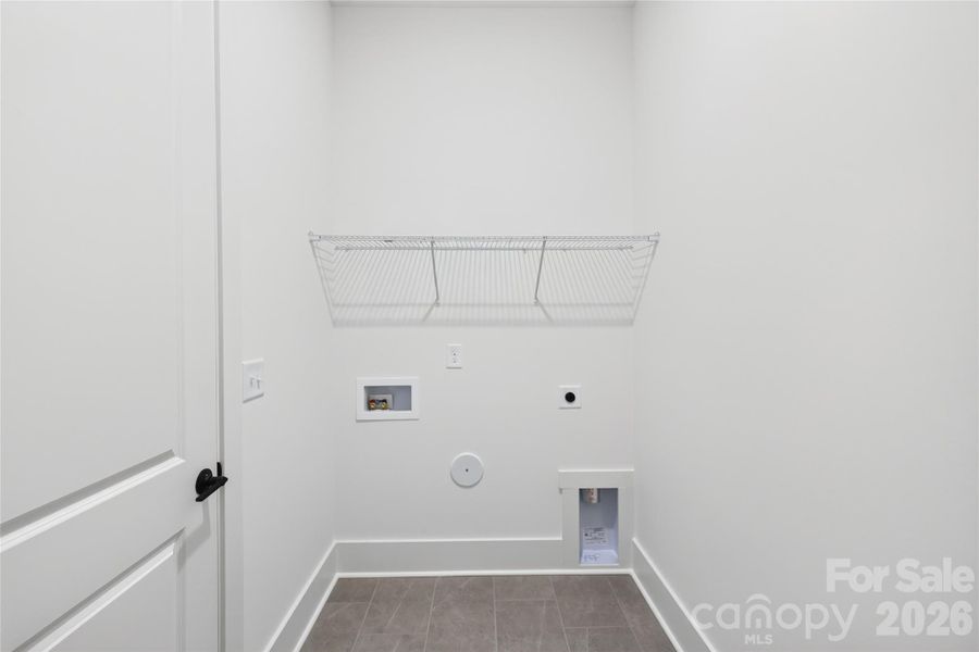 Spacious, unfurnished interior of a new home in Edgewater Lakeview On Your Lot, Lancaster (Image 23).