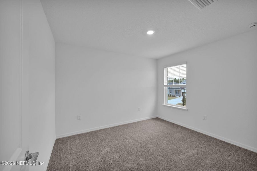 Spacious, unfurnished interior of a new home in Hyland Trail, Green Cove Springs (Image 34).