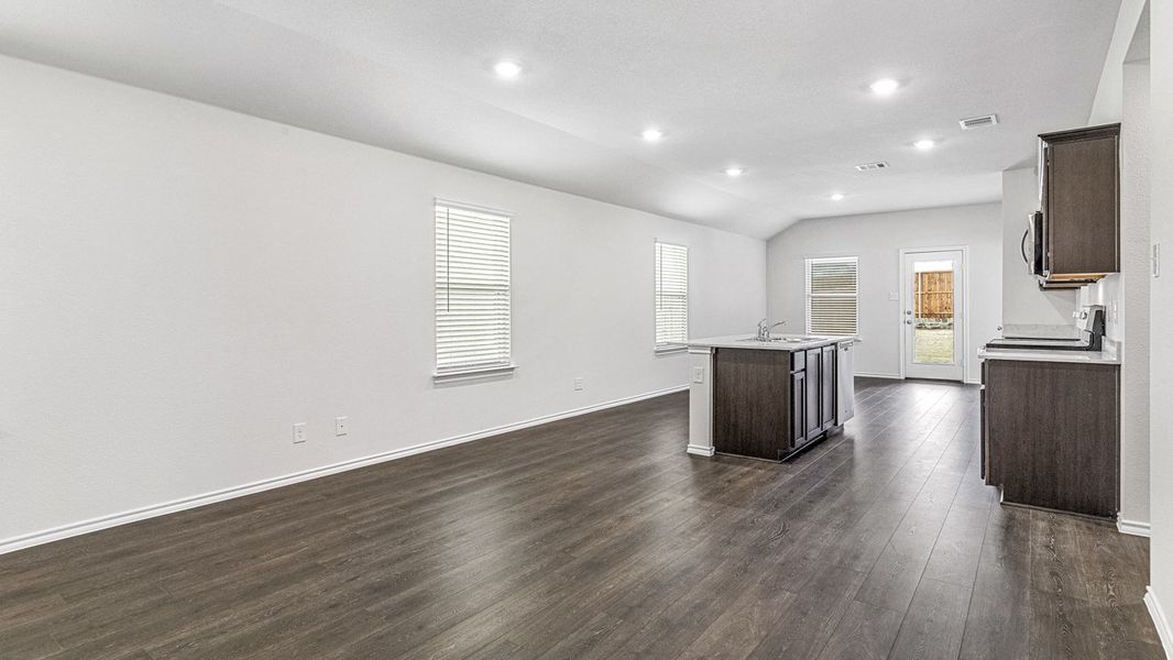 Spacious, unfurnished interior of a new home in Wildcat Ranch, Crandall (Image 21). Spacious, unfurnished interior of a new home in Wildcat Ranch, Crandall (Image 21).