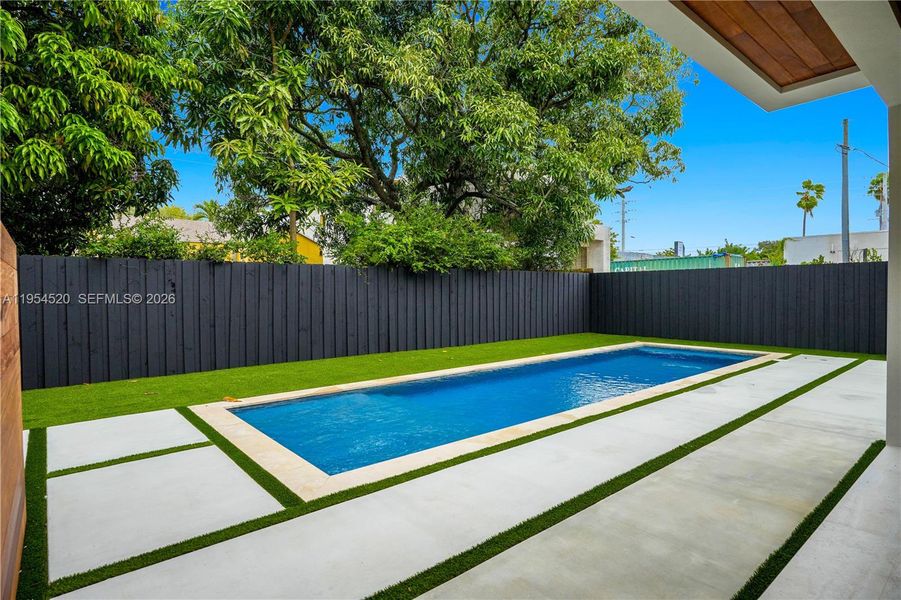 Exterior details and patio area of a home in , Miami (Image 21).