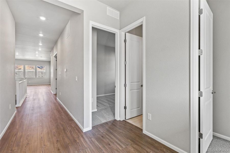 Spacious, unfurnished interior of a new home in , Golden (Image 22).