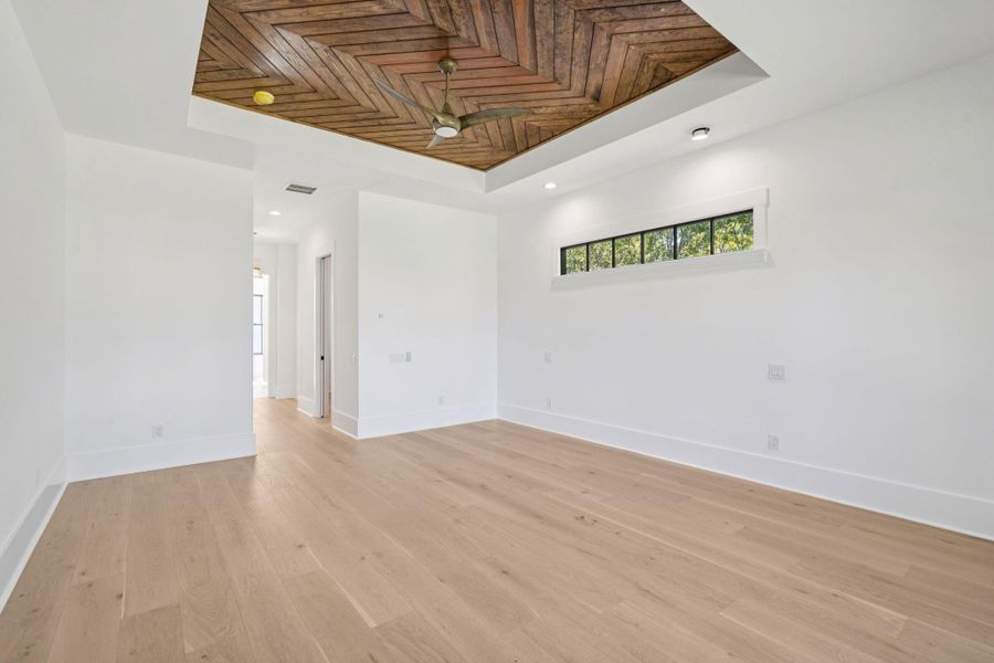 Spacious, unfurnished interior of a new home in , Ravenel (Image 57).