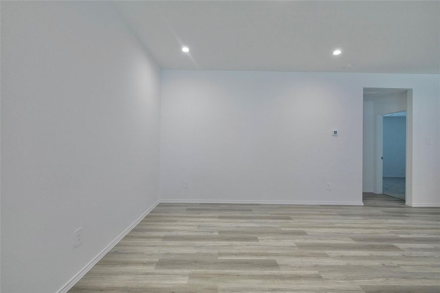 Spacious, unfurnished interior of a new home in Legacy Park, Houston (Image 18).