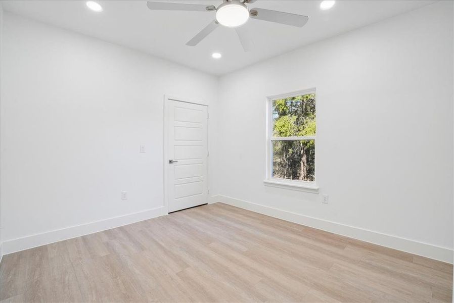 Spacious, unfurnished interior of a new home in , Mabank (Image 22).