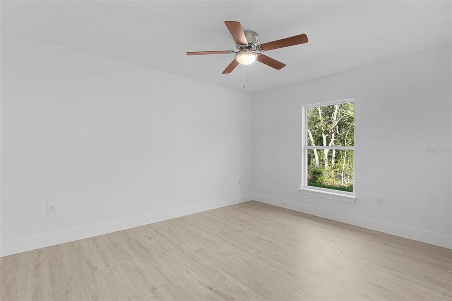 Spacious, unfurnished interior of a new home in , Citrus Springs (Image 34).