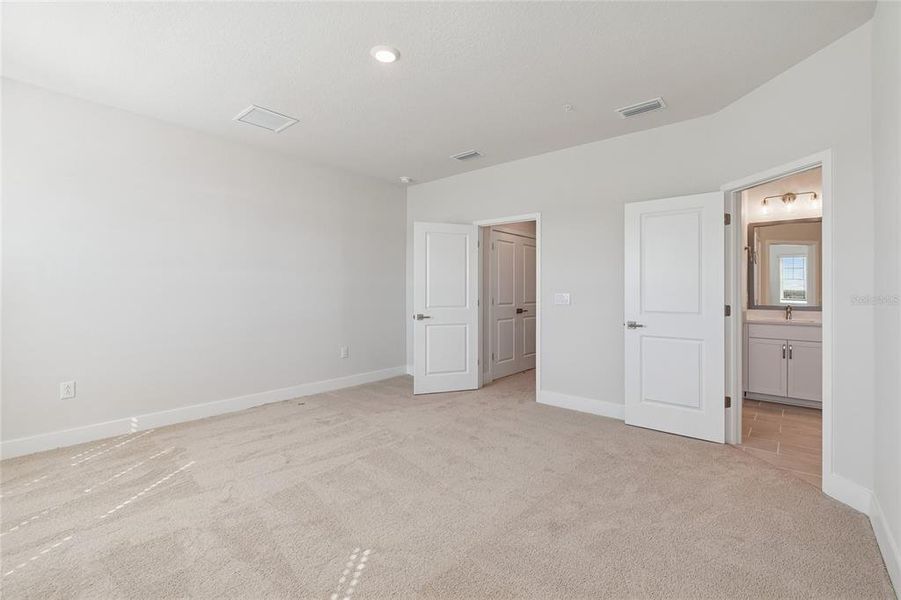 Spacious, unfurnished interior of a new home in , Sarasota (Image 23). Spacious, unfurnished interior of a new home in , Sarasota (Image 23).