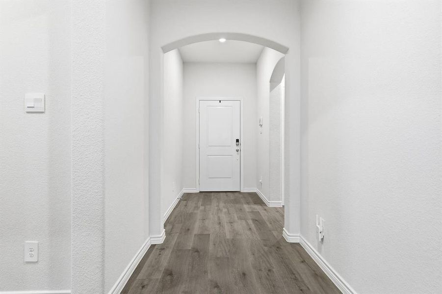 Spacious, unfurnished interior of a new home in , Aubrey (Image 20).