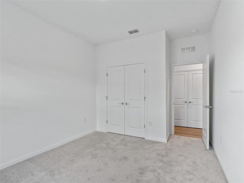 Spacious, unfurnished interior of a new home in Juliette Falls, Dunnellon (Image 40).