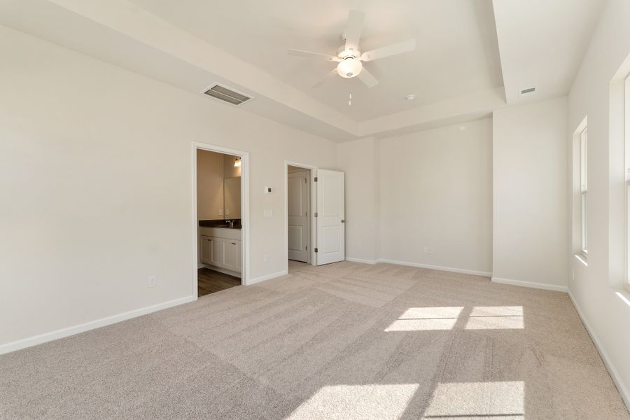 Spacious, unfurnished interior of a new home in Edwards Station, Taylors (Image 21).