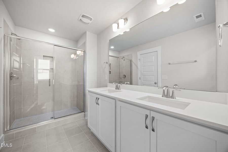 003_AP2-0313 Primary Bathroom - Medium