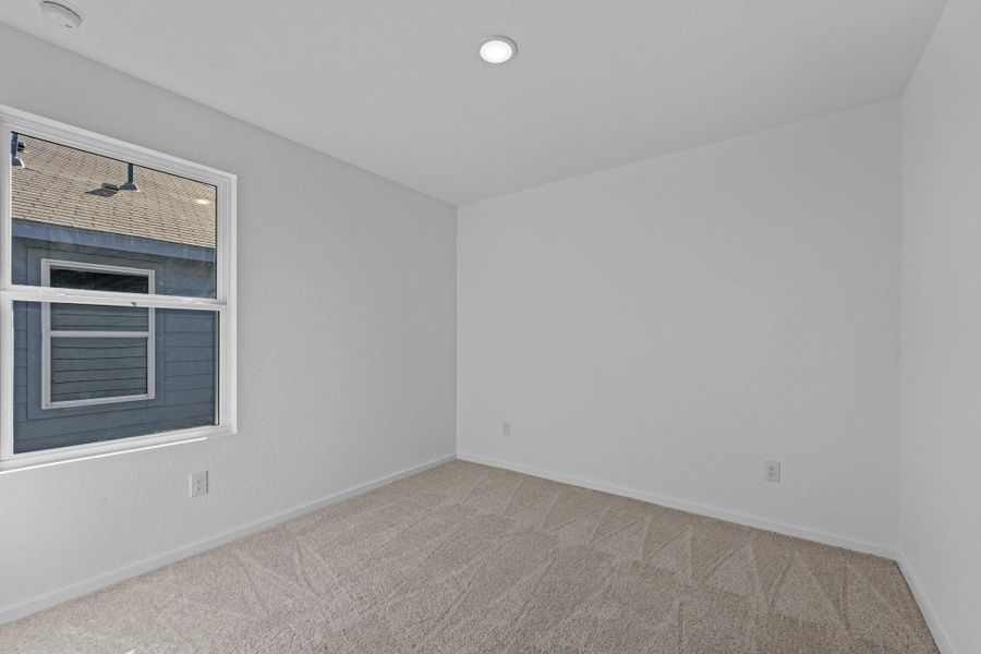 Spacious, unfurnished interior of a new home in Friendship Oaks, Fredericksburg (Image 14).