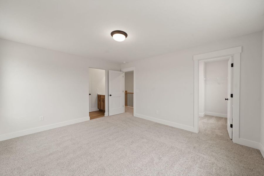 Spacious, unfurnished interior of a new home in Wexford, Elon (Image 48).