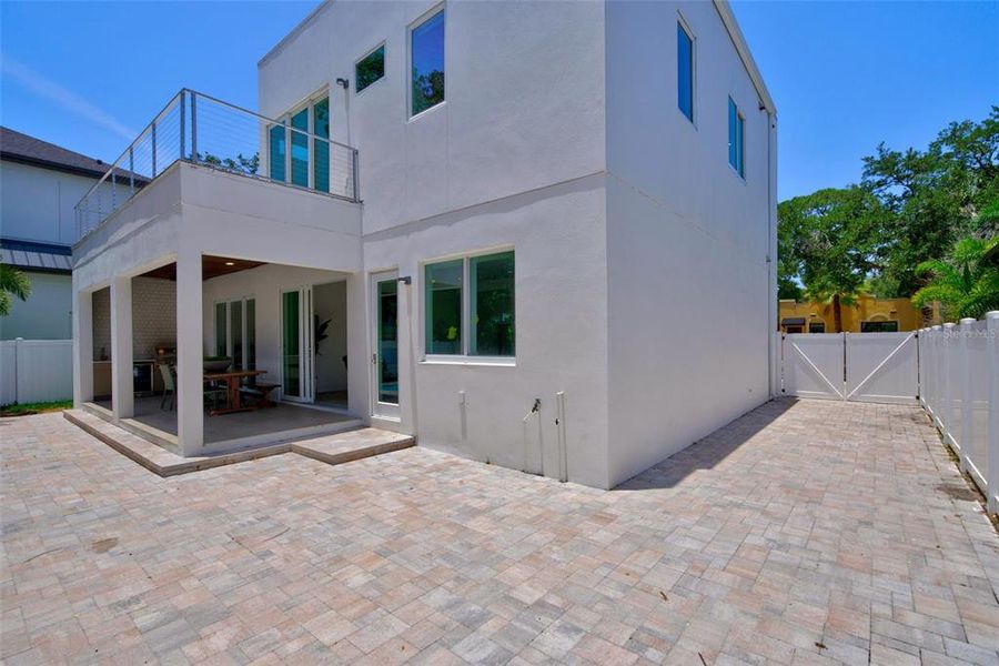 Exterior details and patio area of a home in , Sarasota (Image 3).