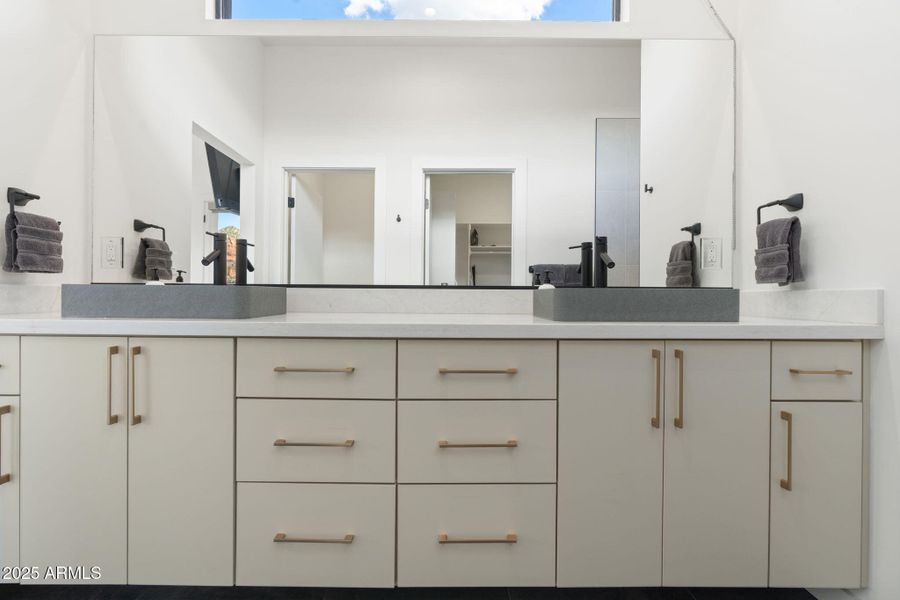 Master Bathroom Master Bathroom