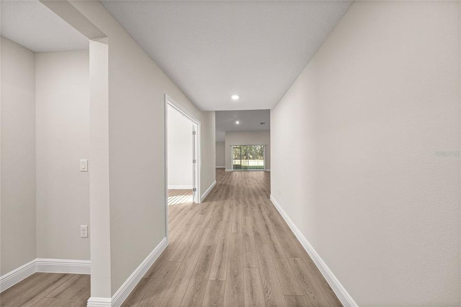 Spacious, unfurnished interior of a new home in Cherrywood Preserve, Ocala (Image 19).