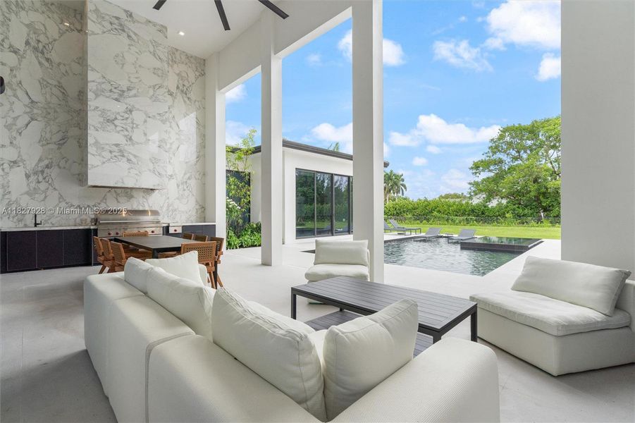 Exterior details and patio area of a home in , Davie (Image 30).