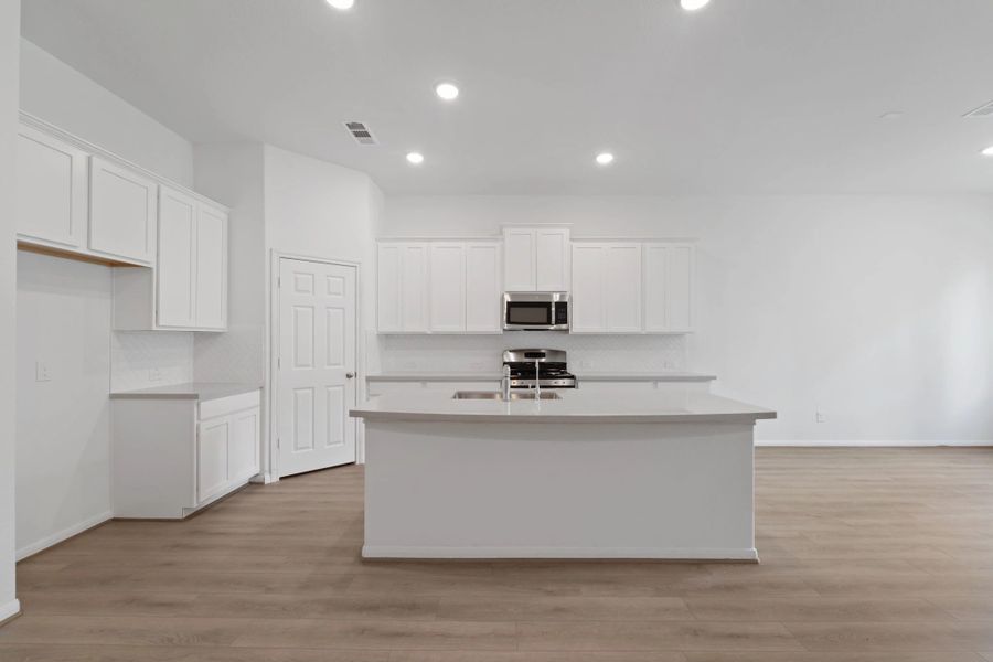 Sample product photo. Actual exterior and interior selections may vary by homesite. Photo may be virtually staged.